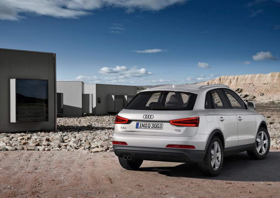  Audi Q3 2.0 TFSI Quattro (8U) 2011 года  (WW) (фото 28 из 38)